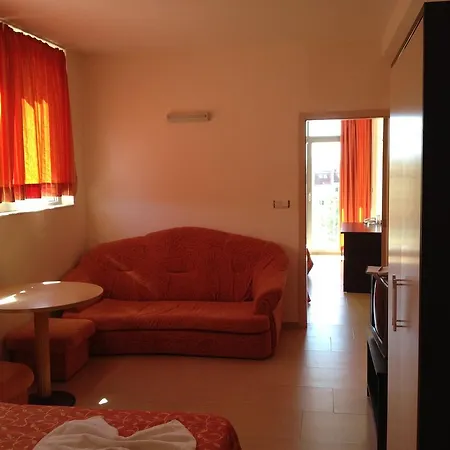Salt Aparthotel 3*