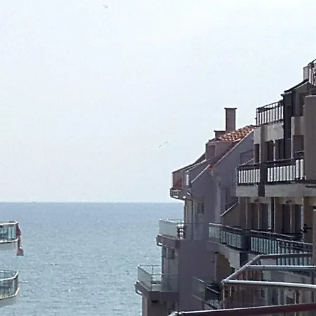 Salt Aparthotel 3*