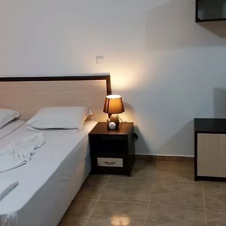 Salt Aparthotel 3*